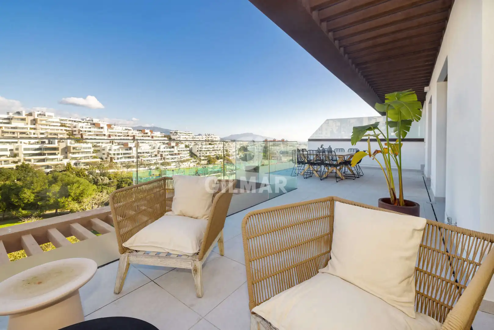 Terraza de Ático en venta en Estepona con Calefacción, Trastero y Piscina