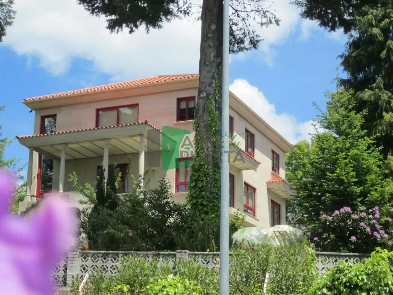 Chalet con jardín en venta en O Carballiño