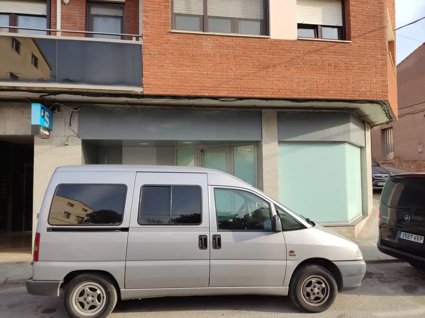 Local comercial en venta en Av Cataluña, Esq París