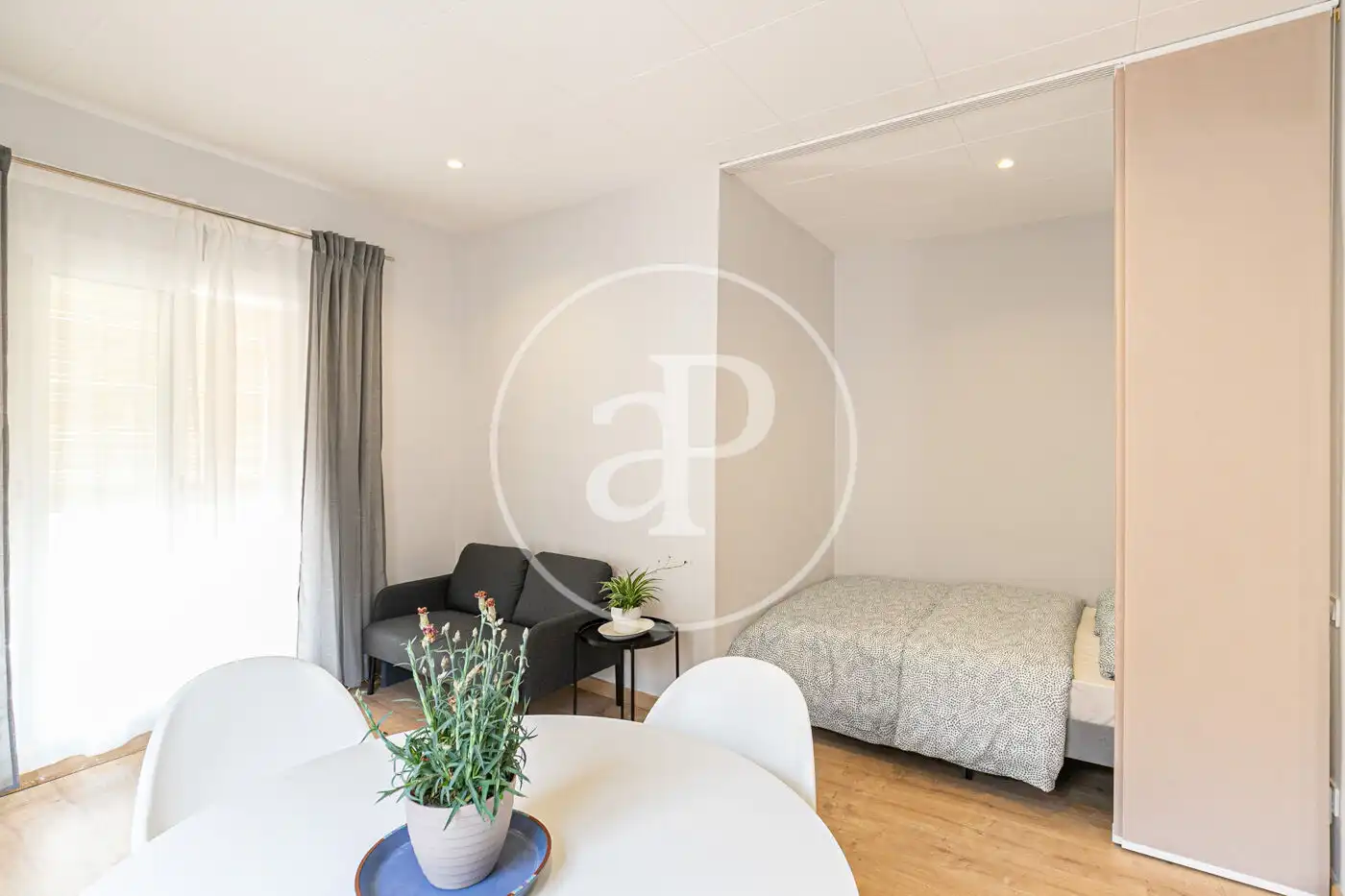 Habitación de Piso en venta en Barcelona con Calefacción y Amueblado