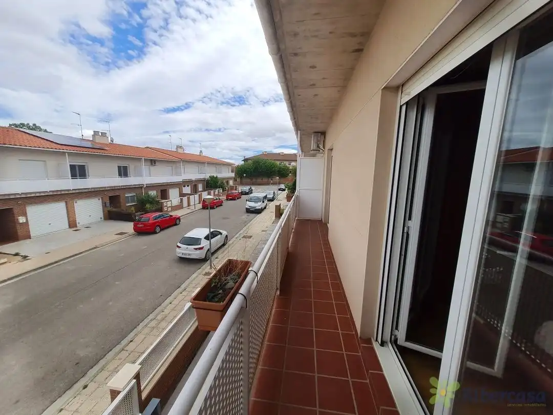 Vista exterior de Casa o chalet en venta en Cintruénigo con Aire acondicionado, Calefacción y Jardín privado