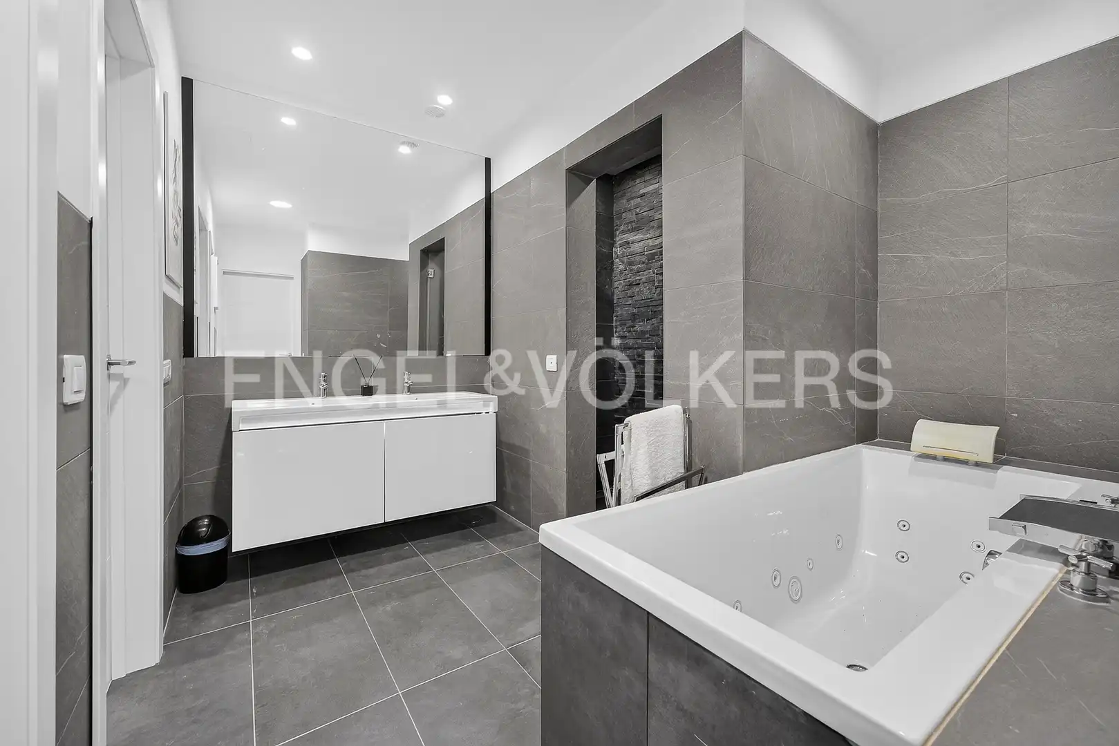Badezimmer von Wohnung zum Verkauf in Adeje mit Klimaanlage, Terrasse und Schwimmbad