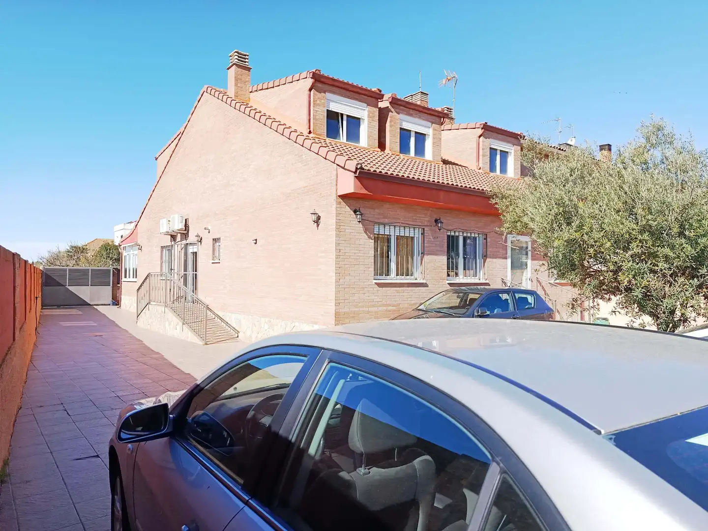 Exterior view of Houses for sale in Meco  with Air Conditioner, Heating and Terrace