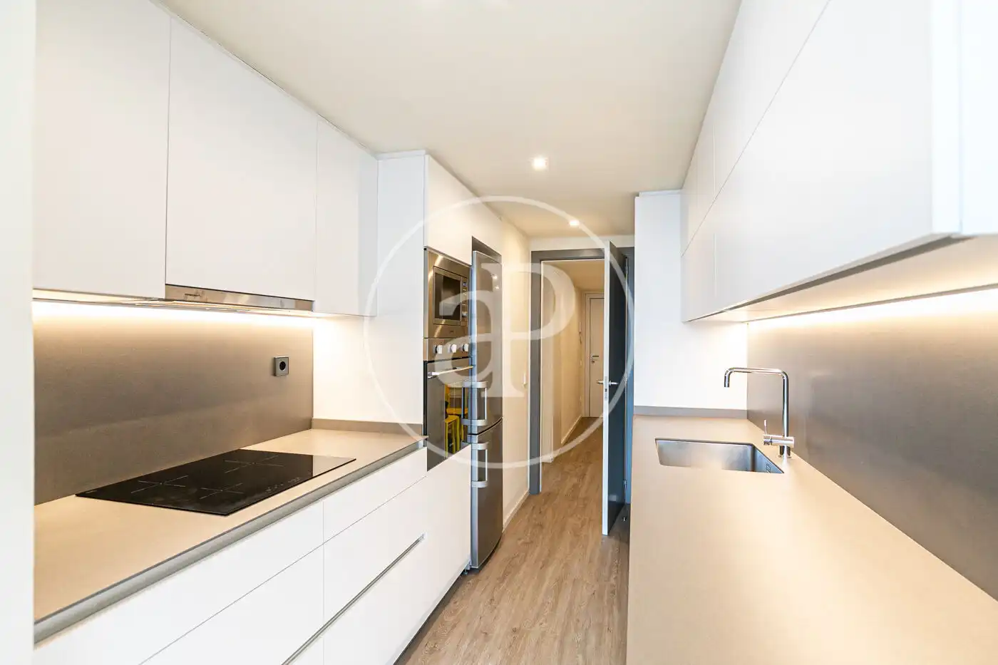 Küche von Wohnung zum Verkauf in Barcelona mit Klimaanlage, Heizung und Terrasse