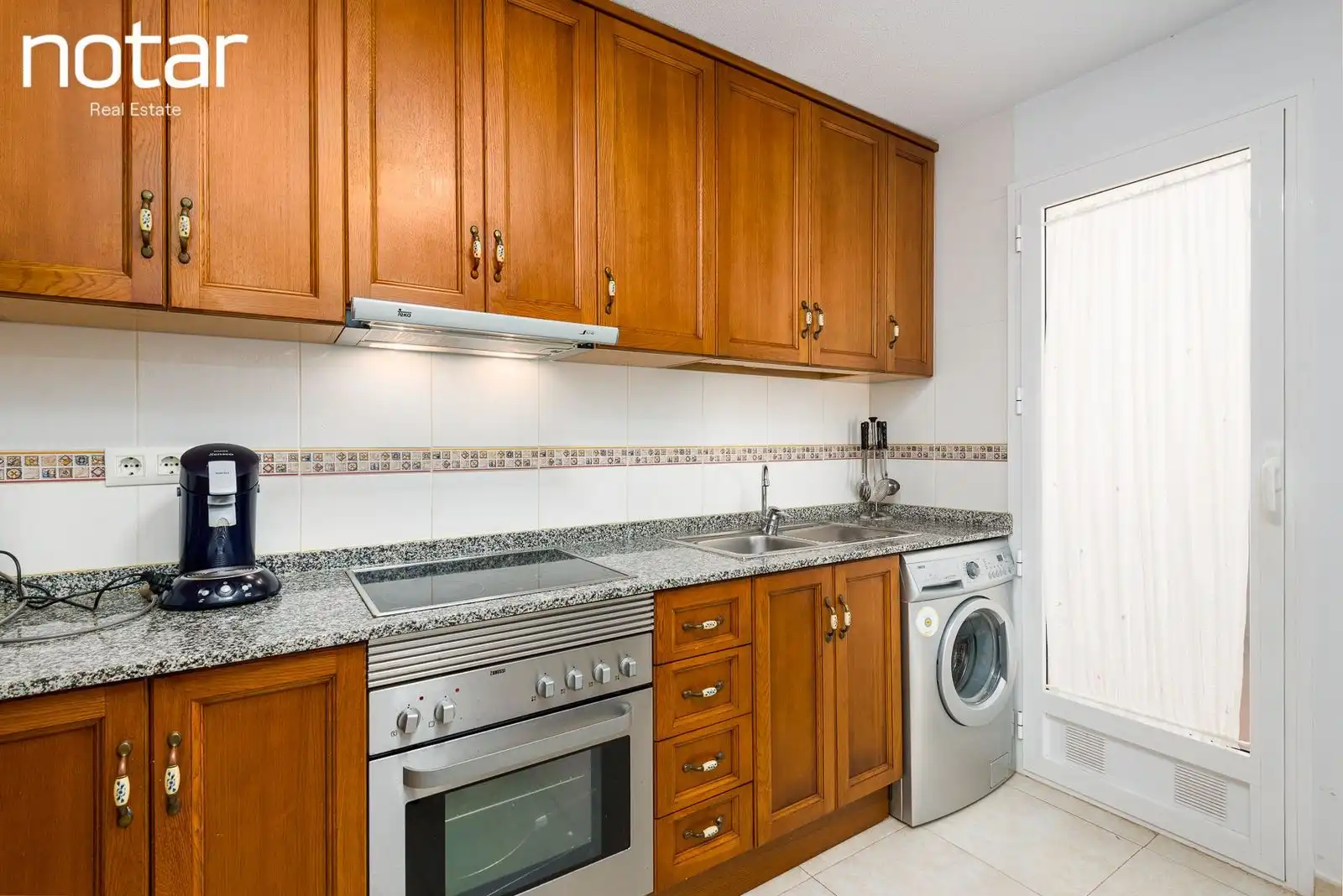 Küche von Wohnungen zum Verkauf in Torrevieja mit Privatgarten, Terrasse und Gemeinschaftspool