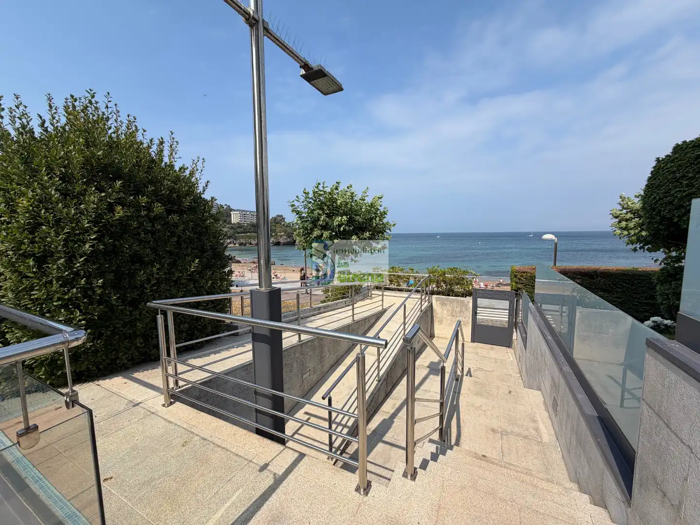 Vista exterior de Piso en venta en Castro-Urdiales con Calefacción, Terraza y Piscina