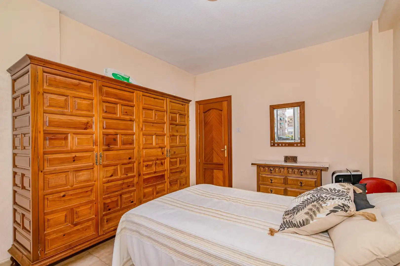Habitación de Piso en venta en Granada con Balcón