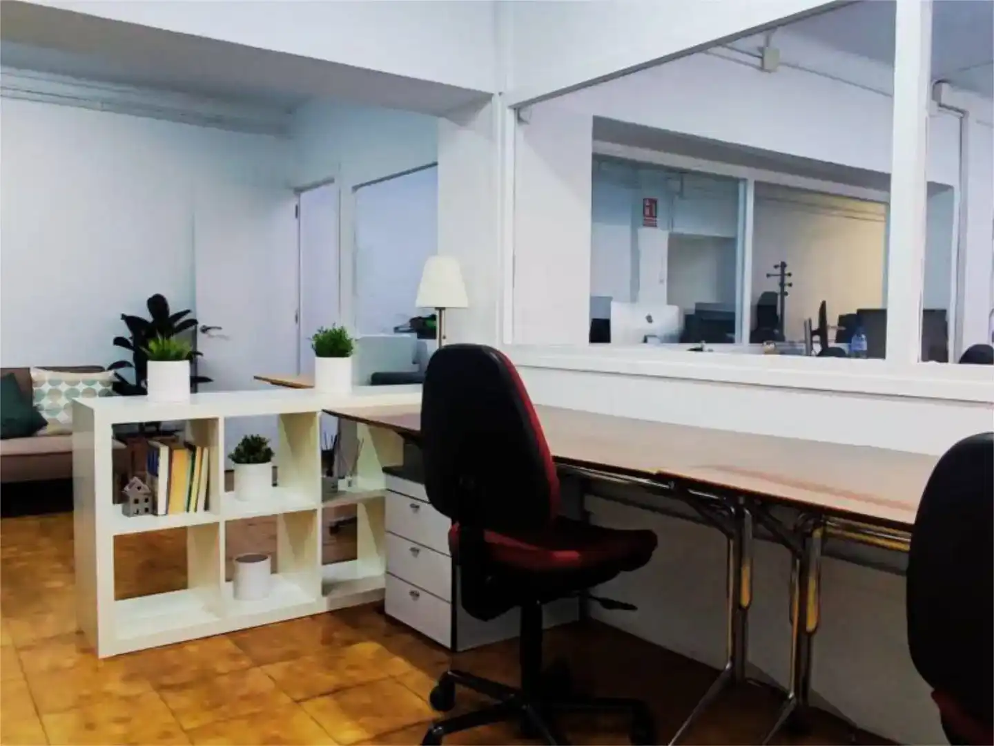 Büro zur Miete in Barcelona mit Klimaanlage, Möbliert und Internet