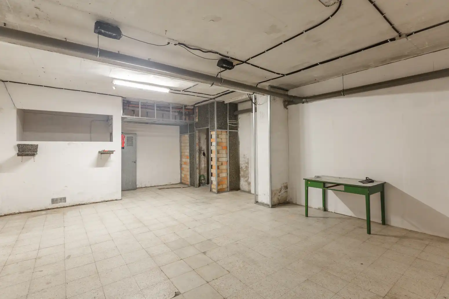 Commercial properties for sale in  Pamplona / Iruña  with Air Conditioner