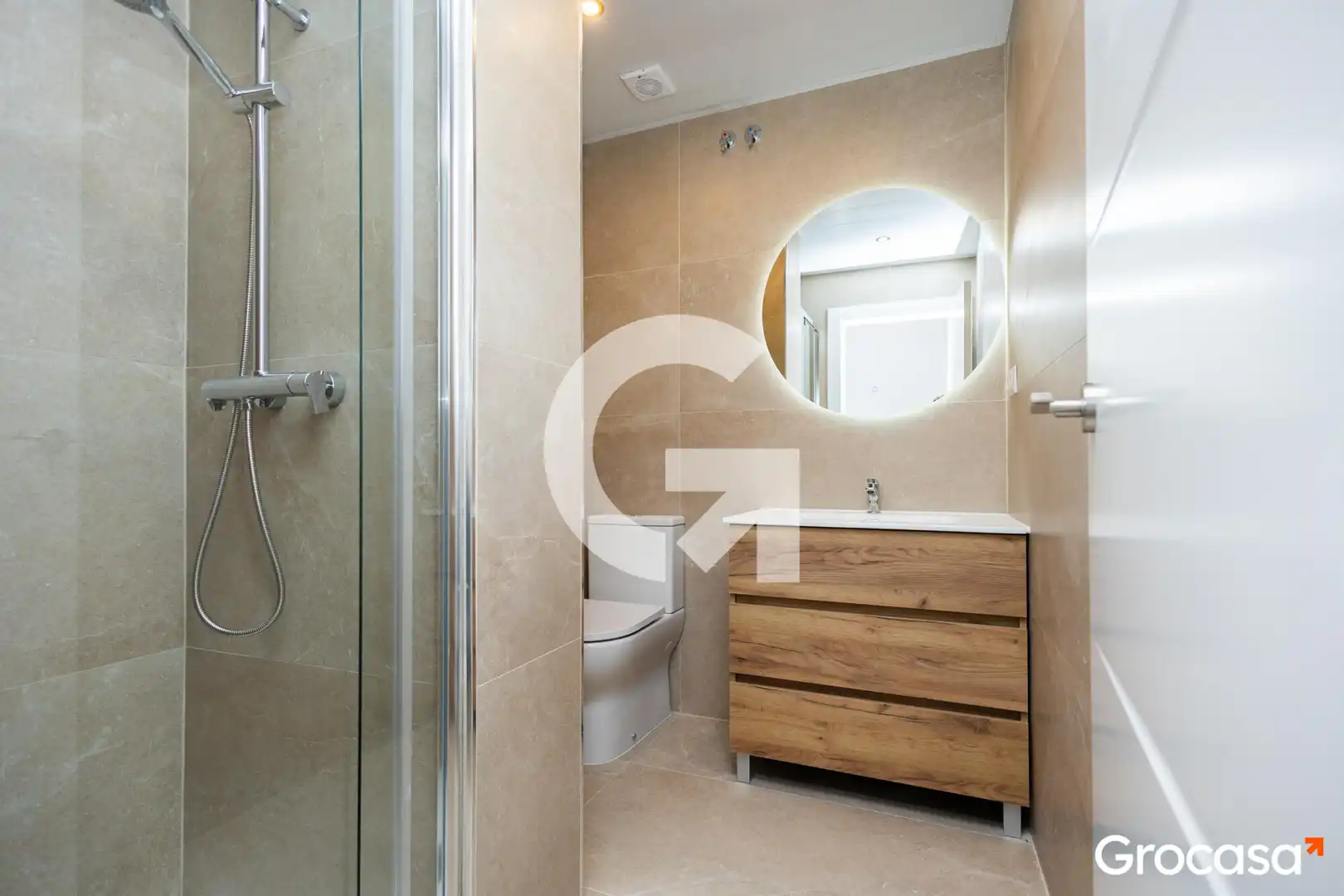 Bathroom of Flat for sale in Sant Vicenç Dels Horts  with Air Conditioner, Heating and Oven