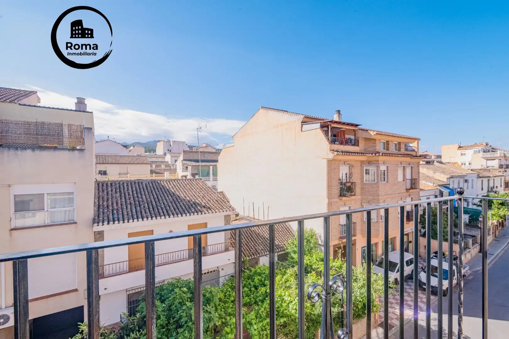 Vista exterior de Pis en venda en La Zubia amb Aire condicionat, Moblat i Balcó