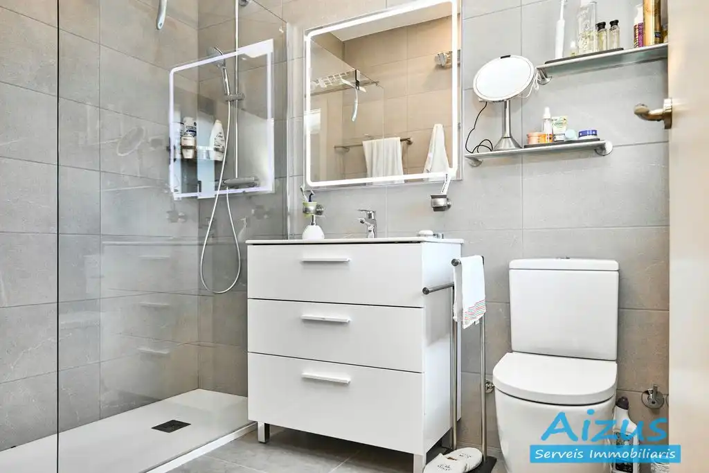 Baño de Casa o chalet en venta en Seva con Aire acondicionado, Calefacción y Jardín privado