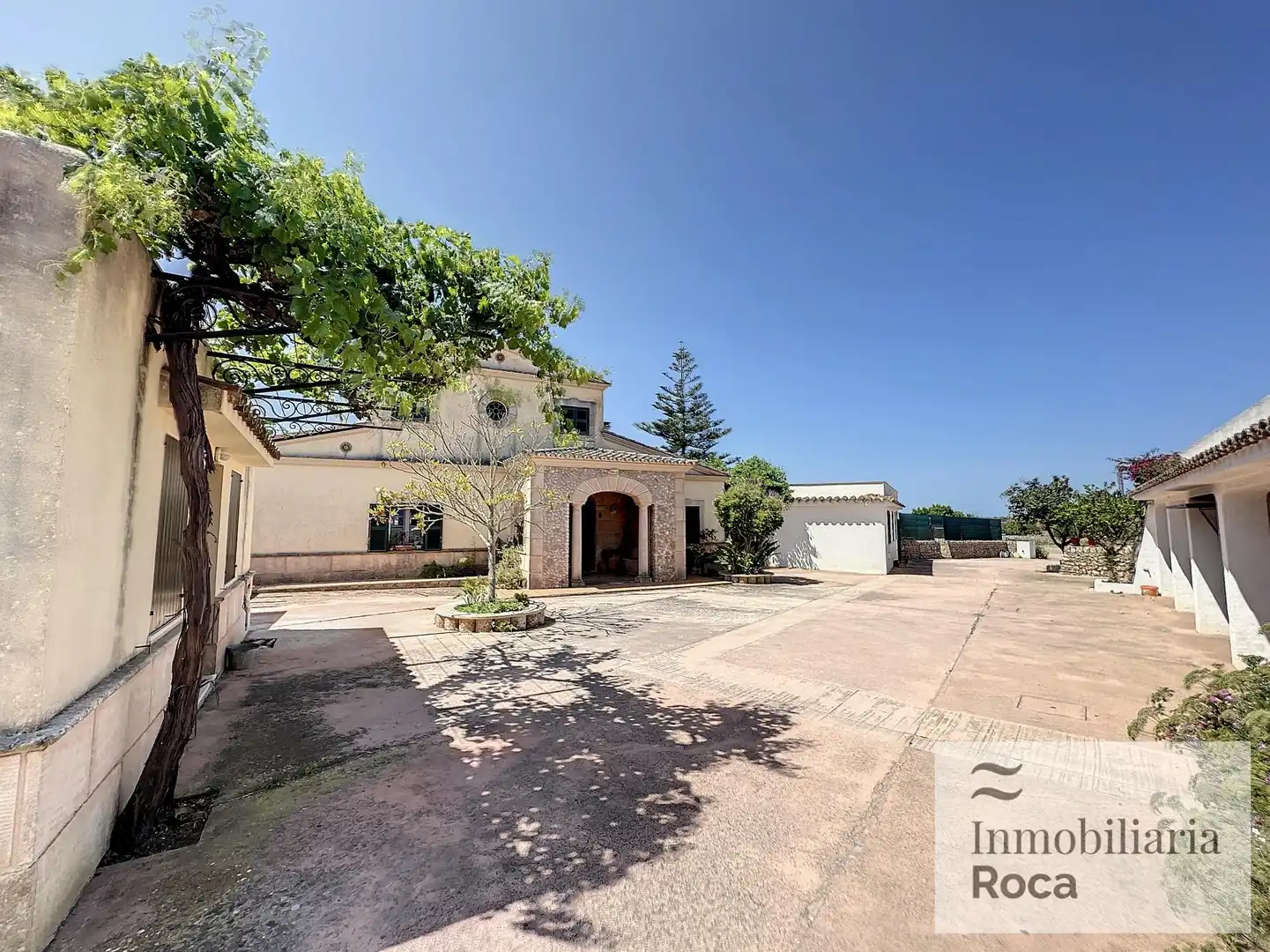 Vista exterior de Finca rústica en venda en Maó - Mahón amb Aire condicionat, Calefacció i Jardí privat