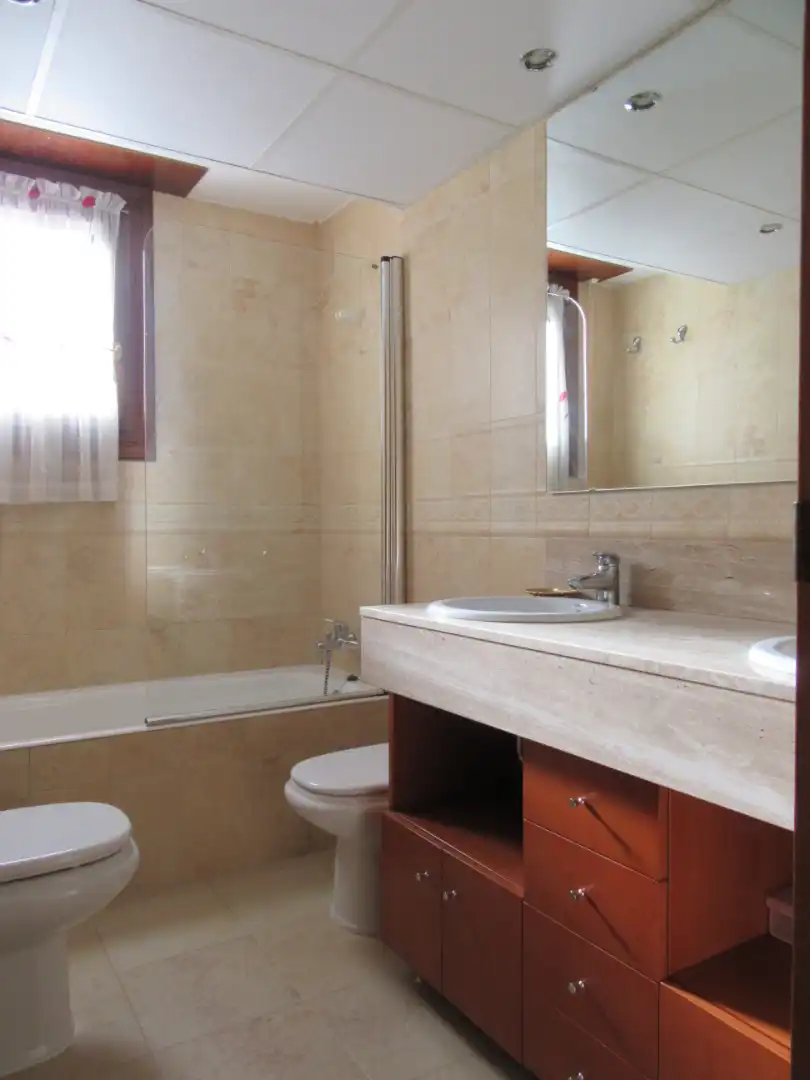 Bathroom of Detached homes for rent in Zaragoza  with Air Conditioner, Heating and Private garden
