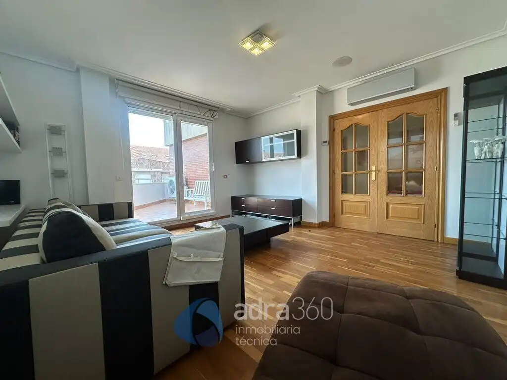 Flat for rent in Estambrera, Cascajos - Piqueras