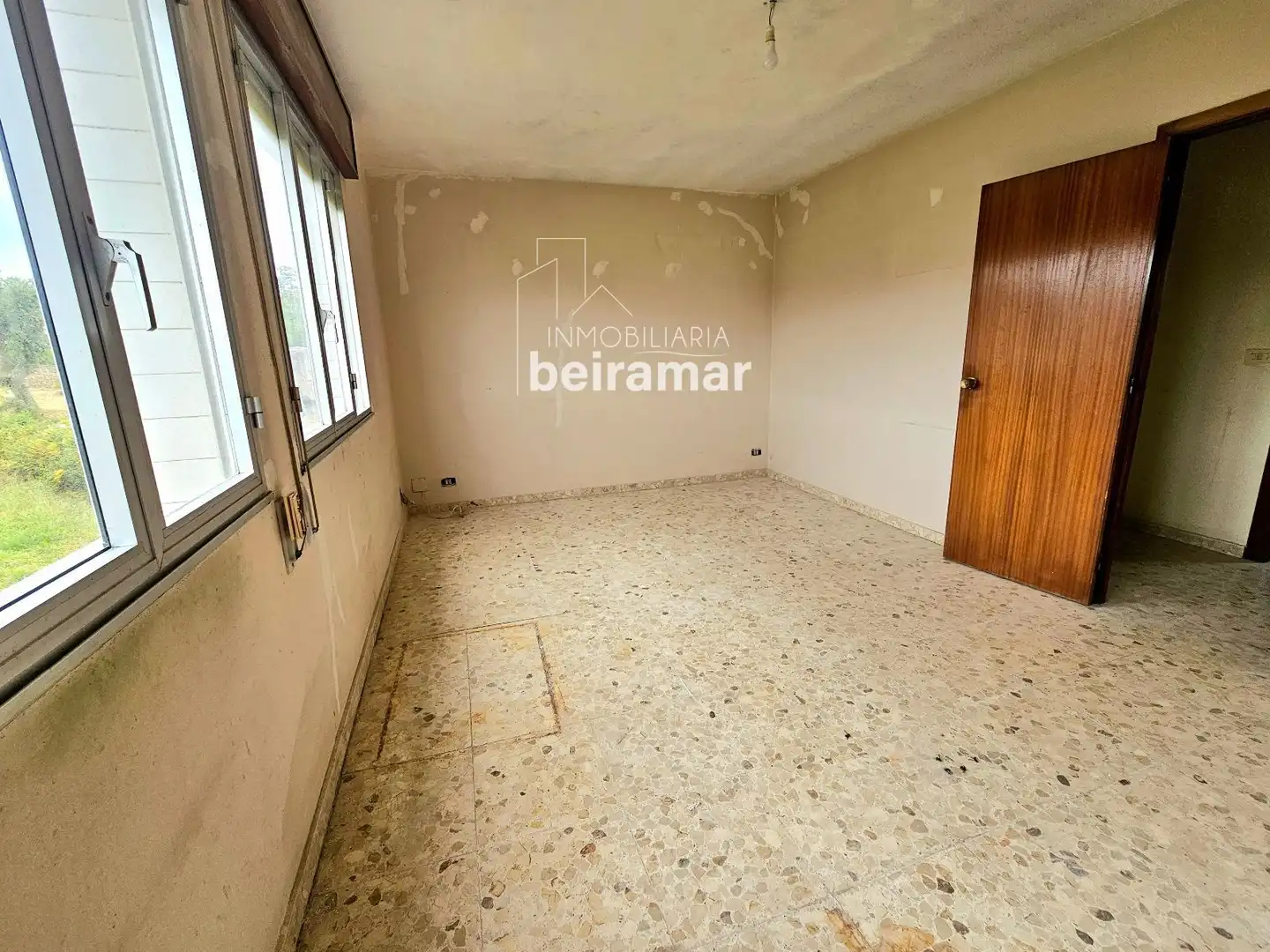 Habitación de Piso en venta en Ribeira con Calefacción y Trastero