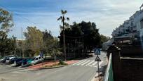 Vista exterior de Casa adosada en venda en Benalmádena amb Aire condicionat, Terrassa i Moblat