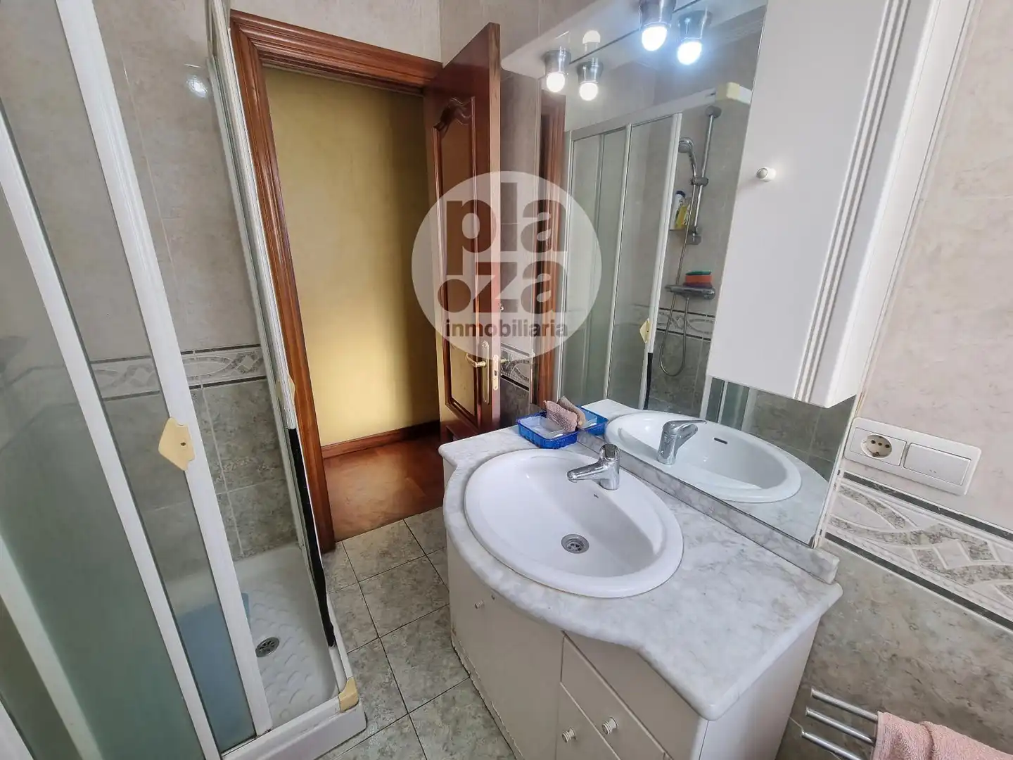 Baño de Piso en venta en Burgos con Calefacción y Terraza