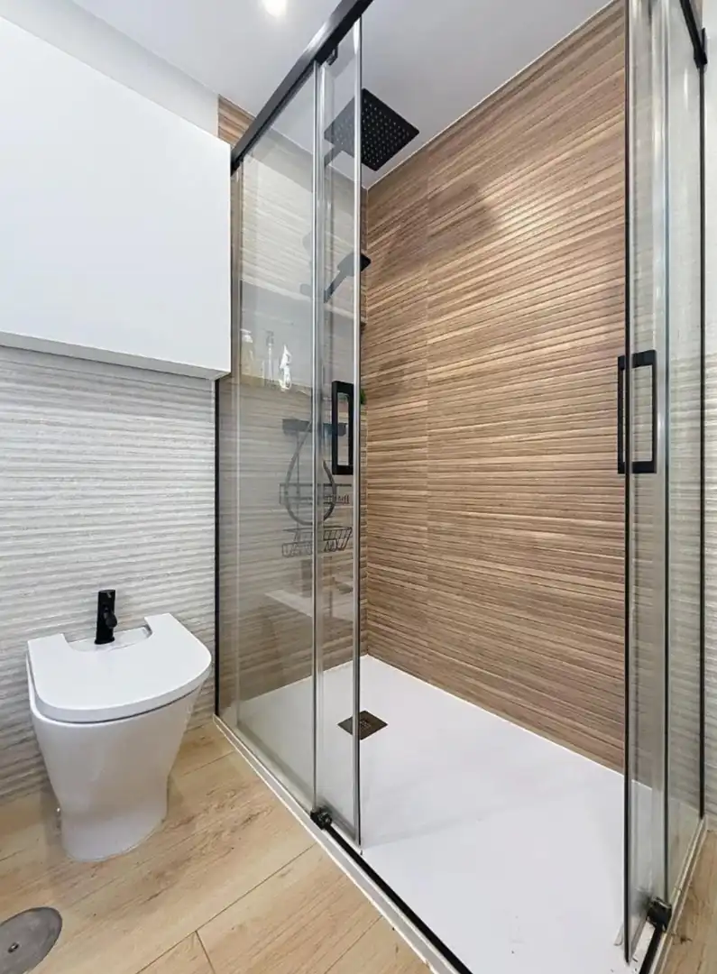 Baño de Piso de alquiler en Málaga con Aire acondicionado, Terraza y Amueblado