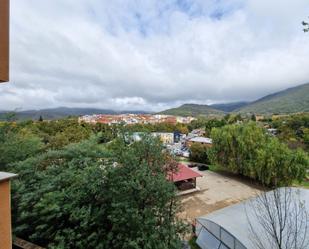 Vista exterior de Pis en venda en Jarandilla de la Vera amb Terrassa