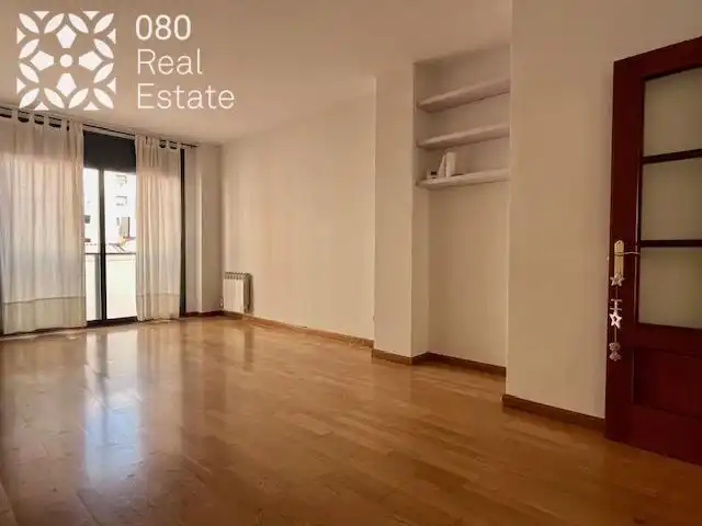 Sala d'estar de Pis en venda en Barcelona amb Aire condicionat, Calefacció i Alarma