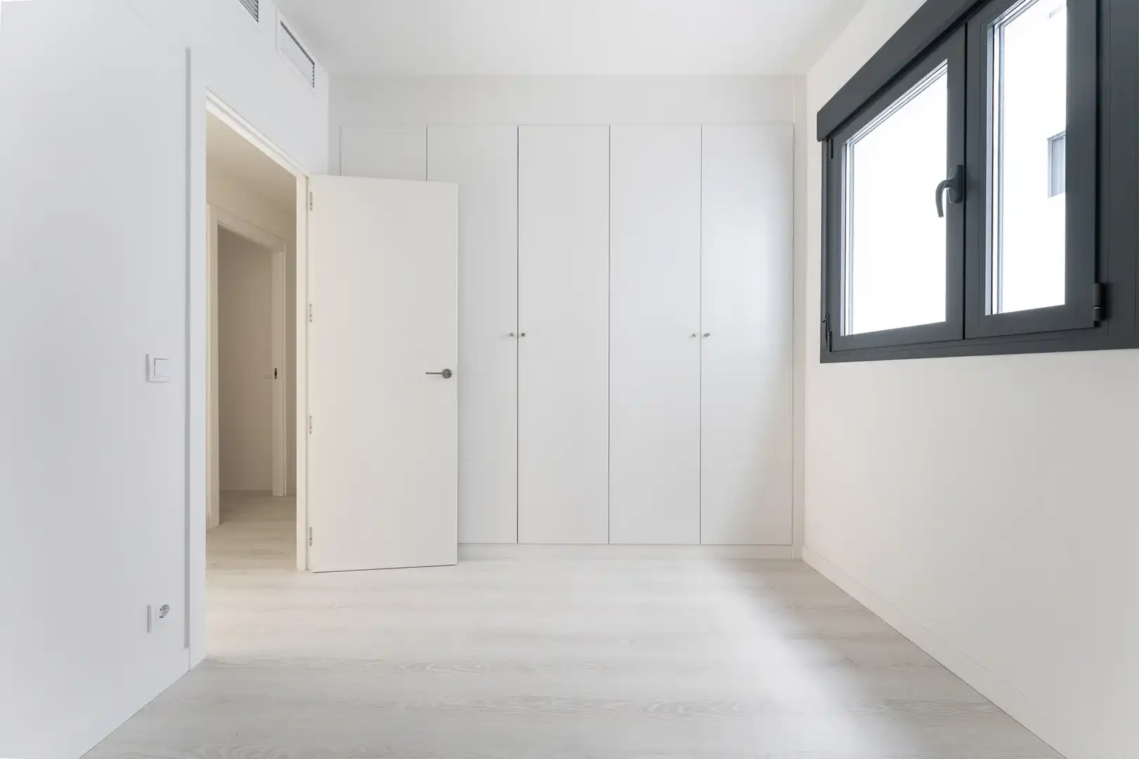 Bedroom of Flat for sale in Málaga  with Parquet flooring, Terrace and Storage room