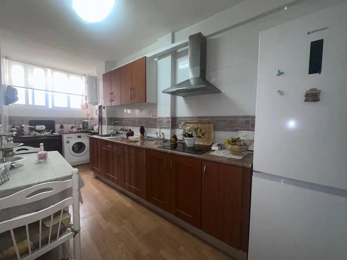 Cuina de Pis en venda en Vélez-Málaga amb Parquet, Terrassa i Moblat