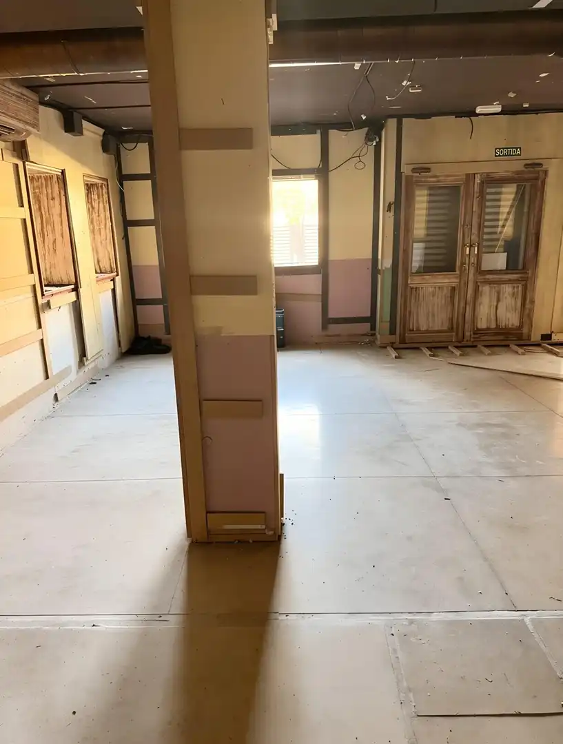 Local en venta en Roda de Berà