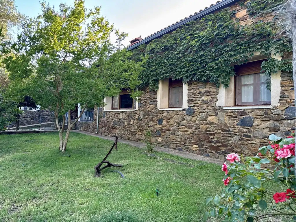 Casa rústica en venda a Valencia de Alcántara, imagen 2