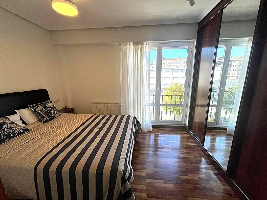 Flat with terrace to rent in Ibaeta, imagen 4