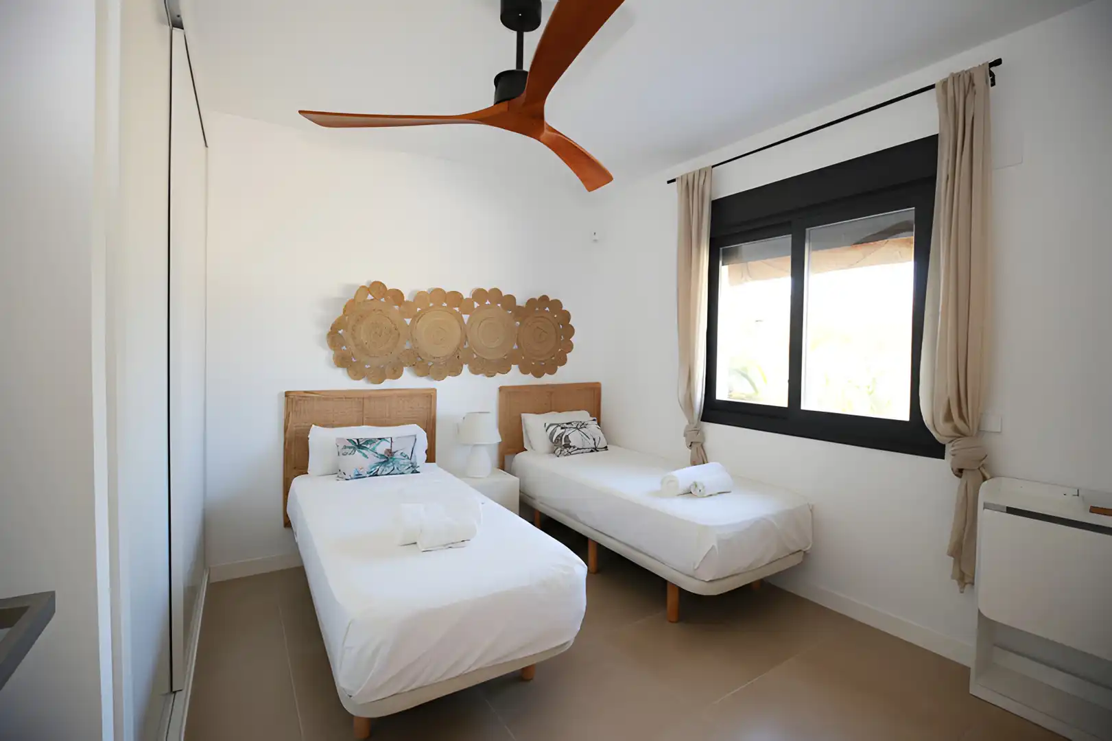 Habitación de Casa adosada en venta en Estepona con Aire acondicionado, Terraza y Piscina