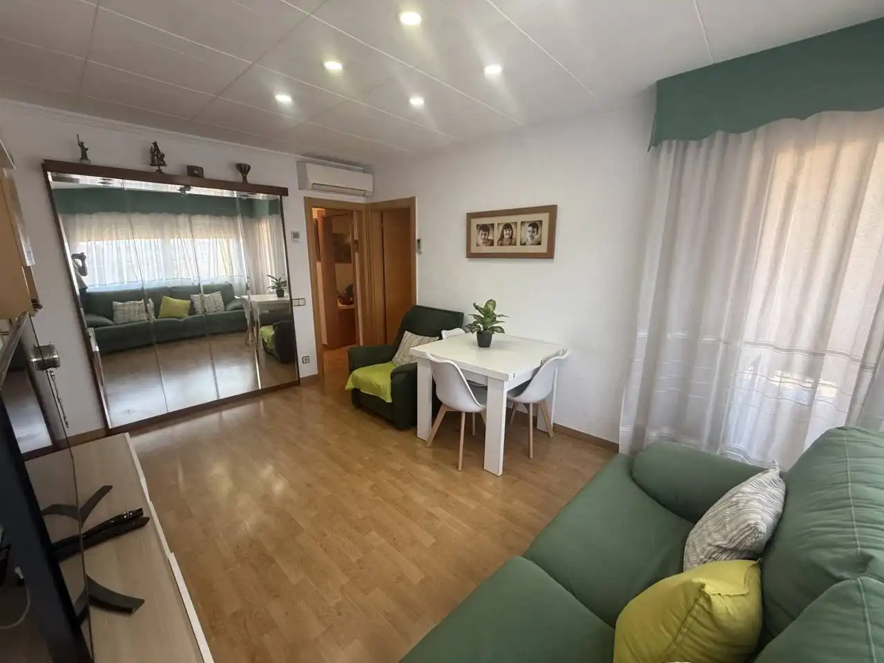 Sala d'estar de Pis en venda en Sabadell amb Aire condicionat, Calefacció i Parquet