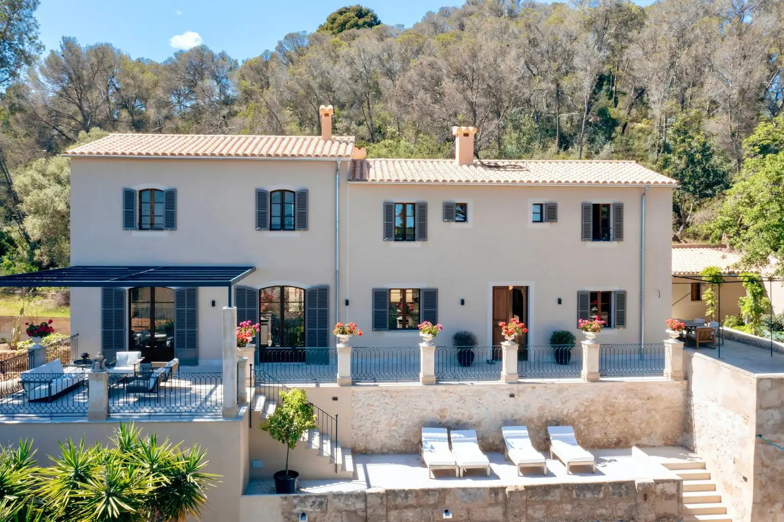 Vista exterior de Casa o xalet en venda en  Palma de Mallorca amb Aire condicionat, Jardí privat i Terrassa