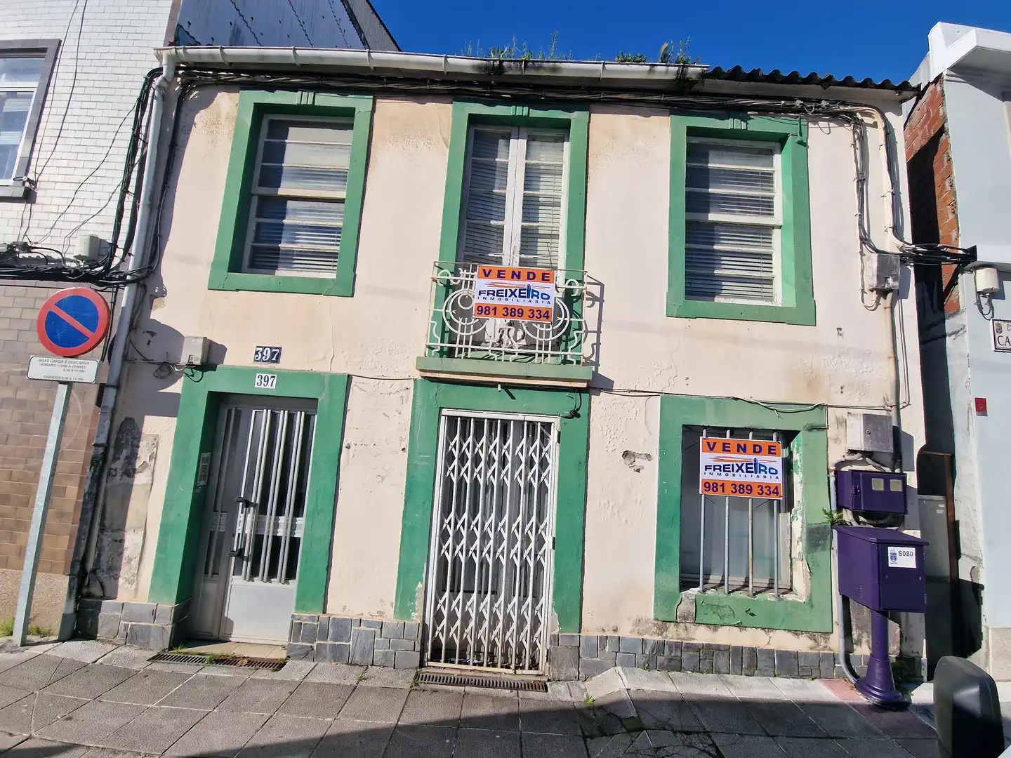 Vista exterior de Casa adosada en venda en Narón amb Jardí privat