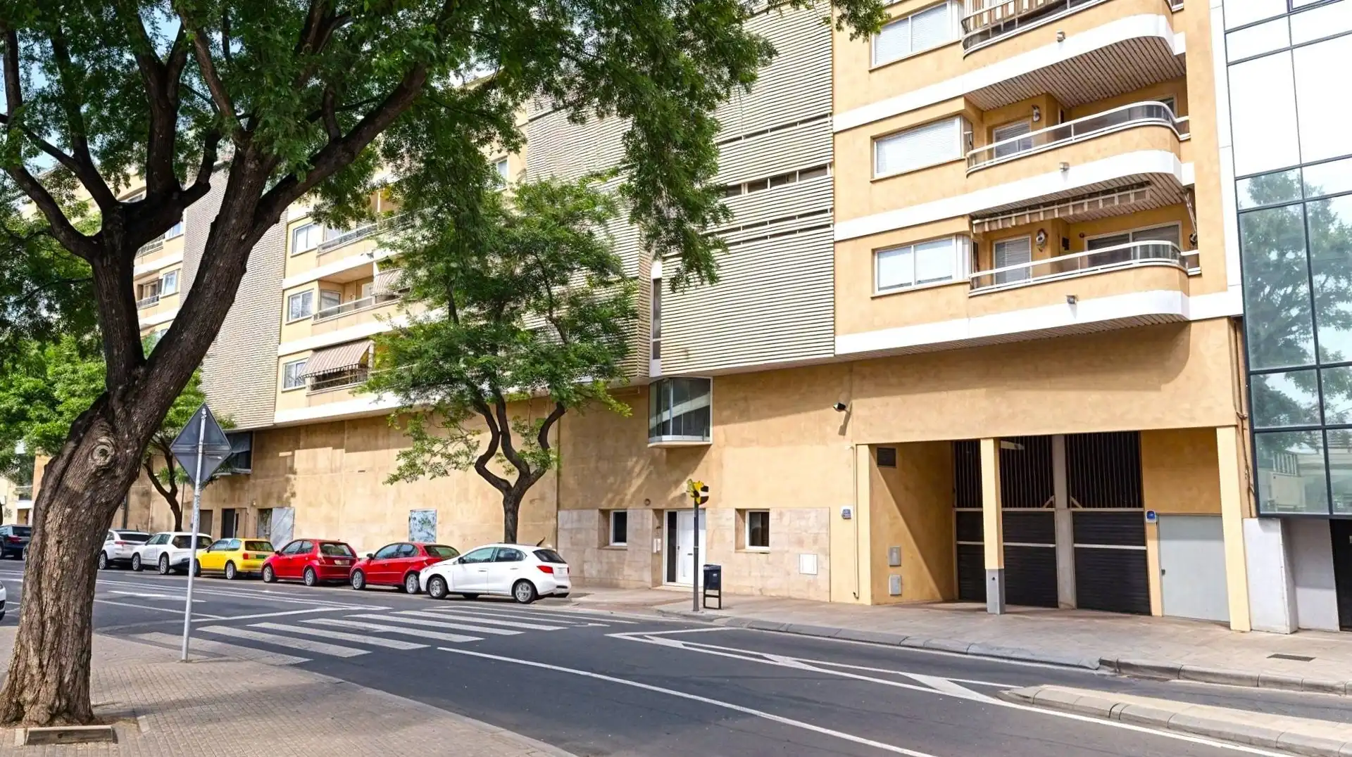 Vista exterior de Pis en venda en Reus amb Calefacció, Parquet i Moblat
