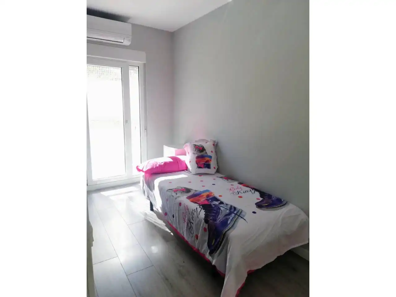 Habitación de Apartamento de alquiler en Burgos con Calefacción, Terraza y Amueblado