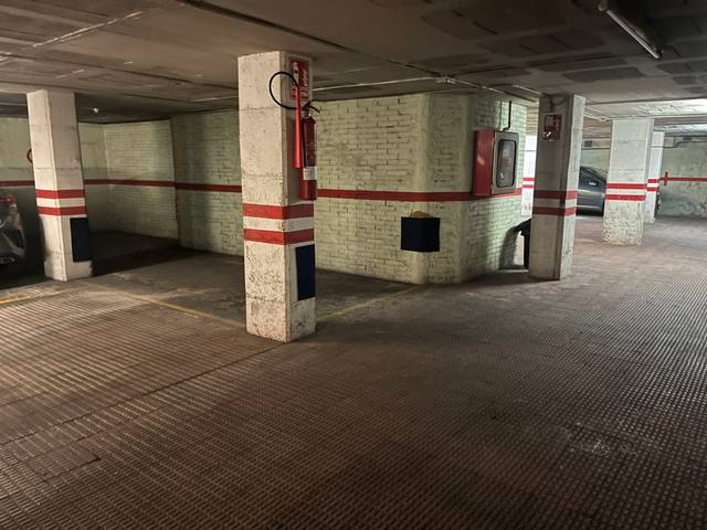 Garaje en Venta en Carrer d'Homer en El Putget i el Farró