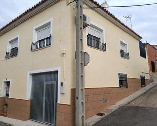 Vista exterior de Casa o xalet en venda en Villanueva de Bogas amb Aire condicionat i Terrassa