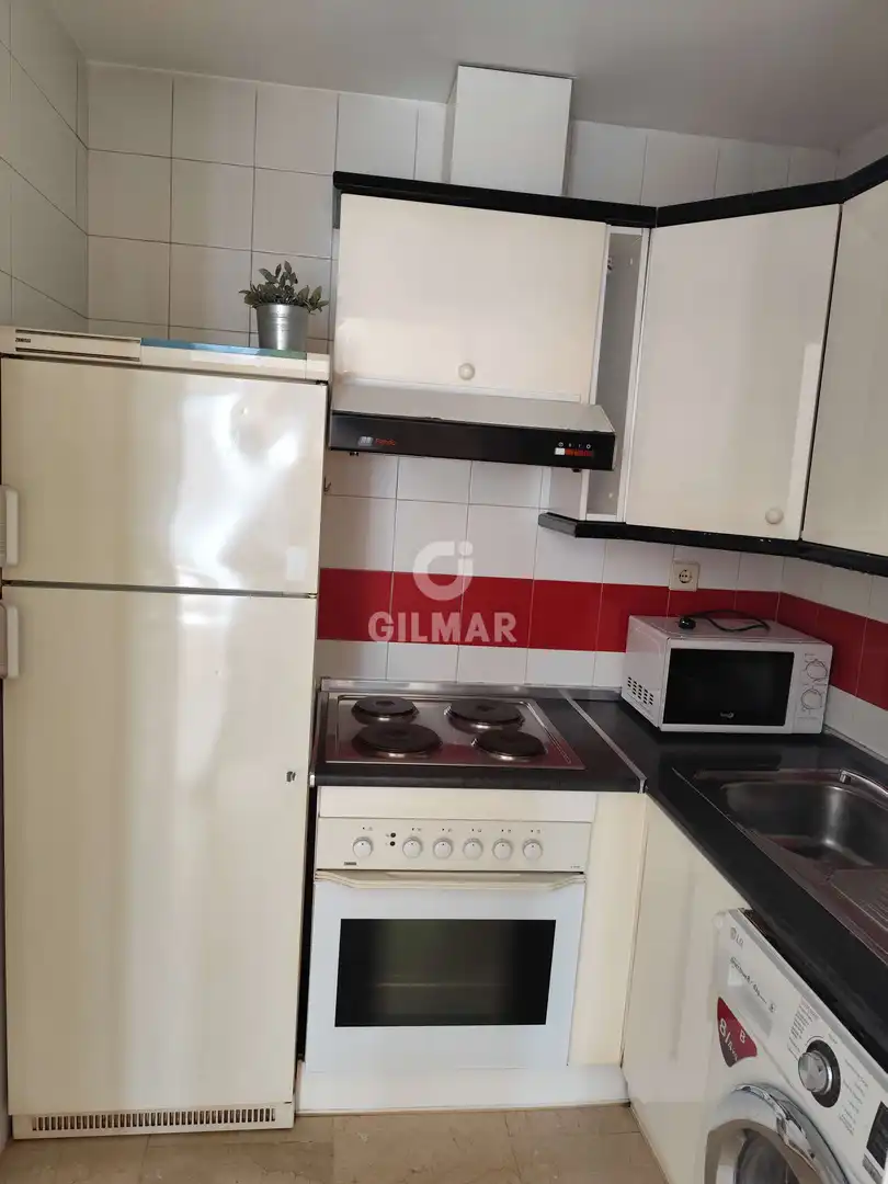 Cocina de Apartamento de alquiler en Sevilla con Calefacción y Amueblado