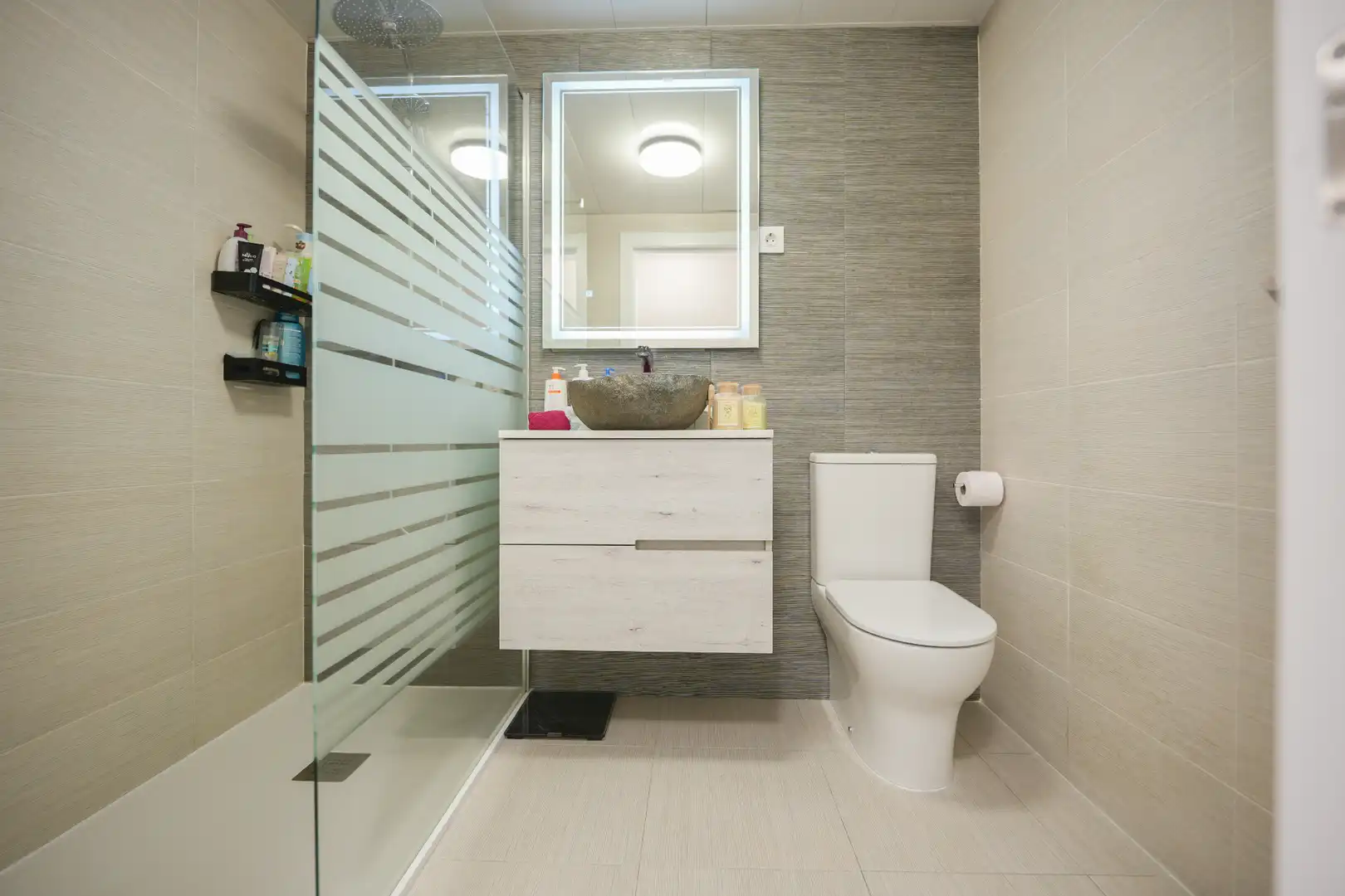 Badezimmer von Dachboden zum Verkauf in Valladolid mit Klimaanlage, Heizung und Privatgarten