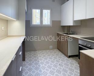 Kitchen of Apartment to rent in  Valencia Capital  with Air Conditioner, Heating and Parquet flooring