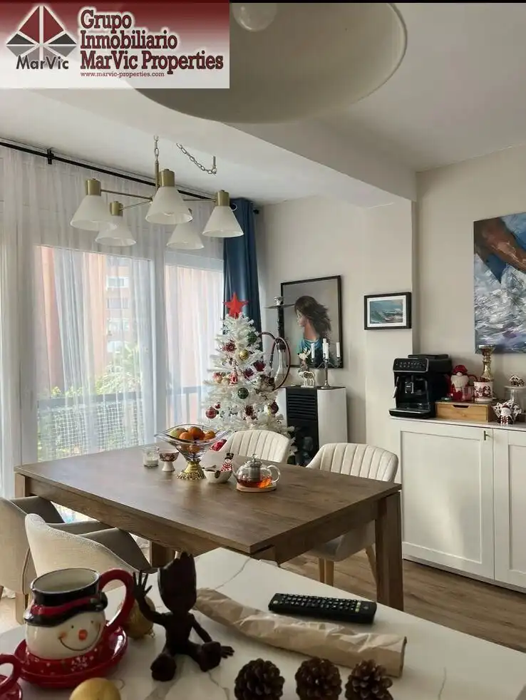 Esszimmer von Maisonette zum Verkauf in Benidorm mit Klimaanlage, Privatgarten und Möbliert