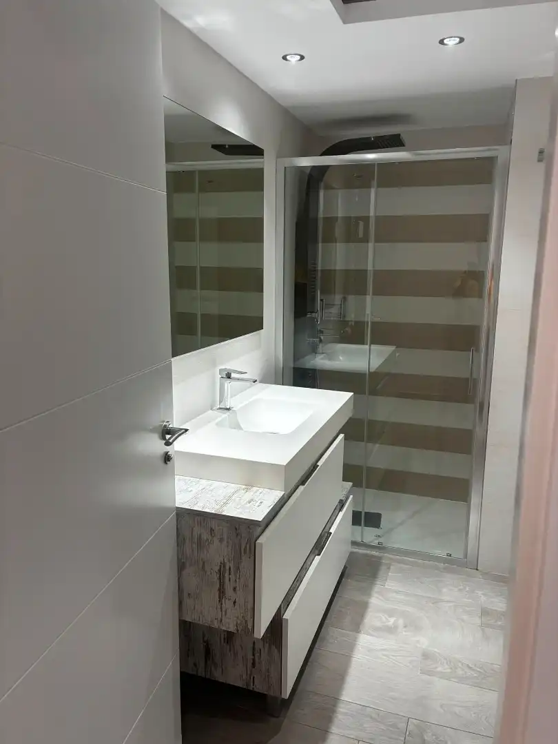 Badezimmer von Wohnung zur Miete in Zaragoza mit Heizung, Möbliert und Ofen