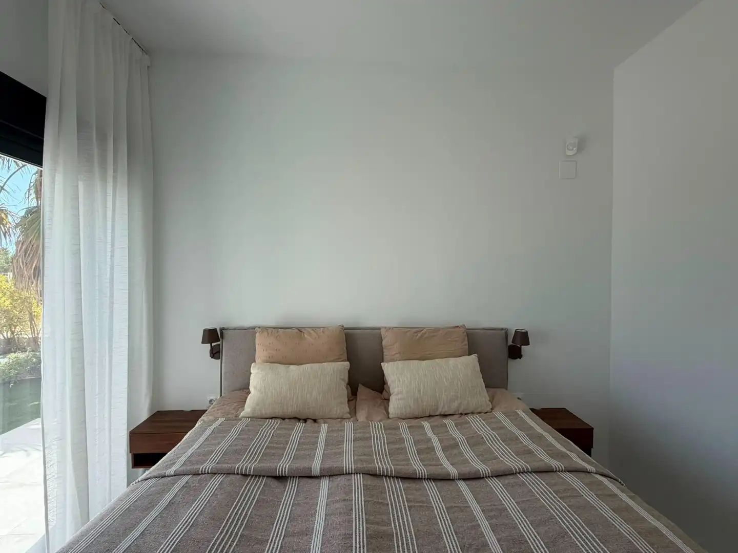 Dormitori de Casa o xalet de lloguer en Finestrat amb Aire condicionat, Jardí privat i Terrassa