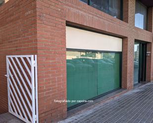 Vista exterior de Local de lloguer en Sant Joan Despí amb Aire condicionat