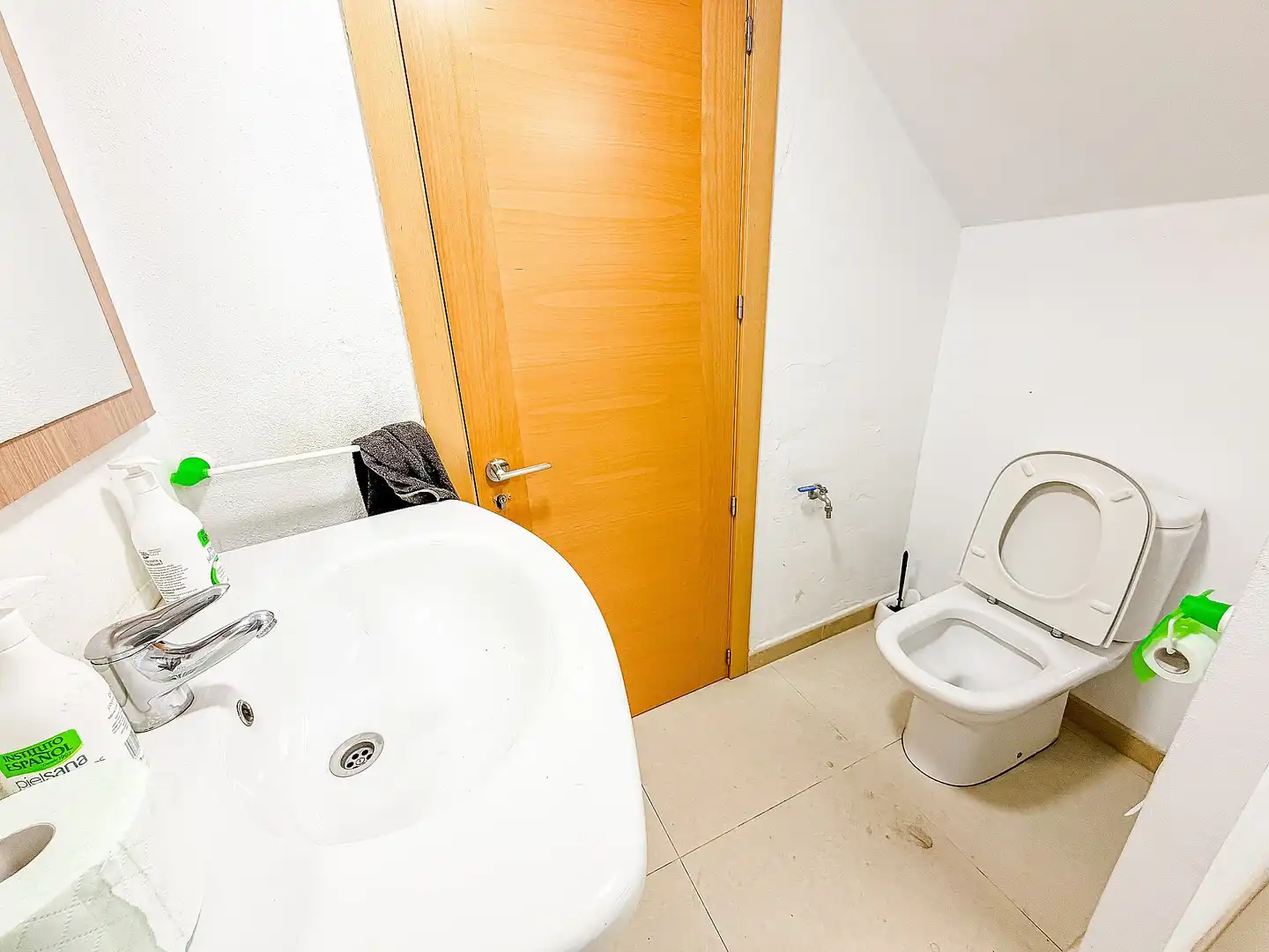 Baño de Nave industrial en venta en Villena con Calefacción y Alarma