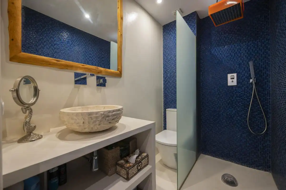 Bathroom of Ground floor for sale in Santa Eulària des Riu  with Air Conditioner, Heating and Private garden