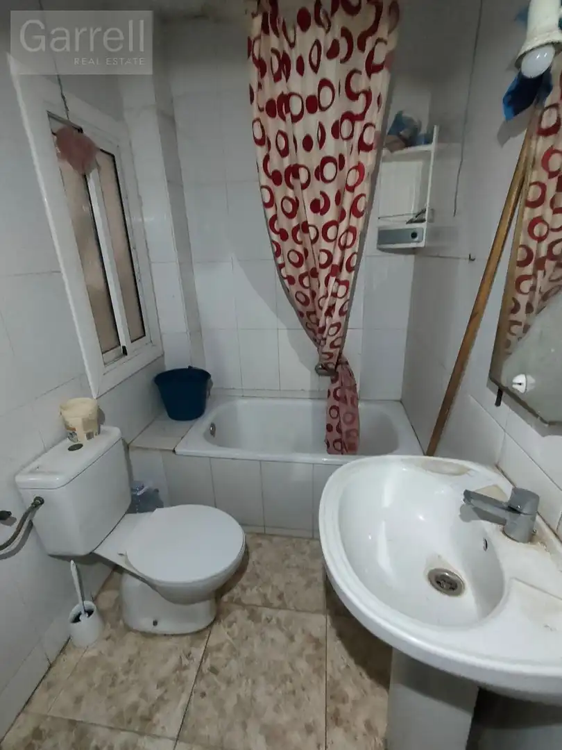 Bathroom of Flat for sale in Pineda de Mar