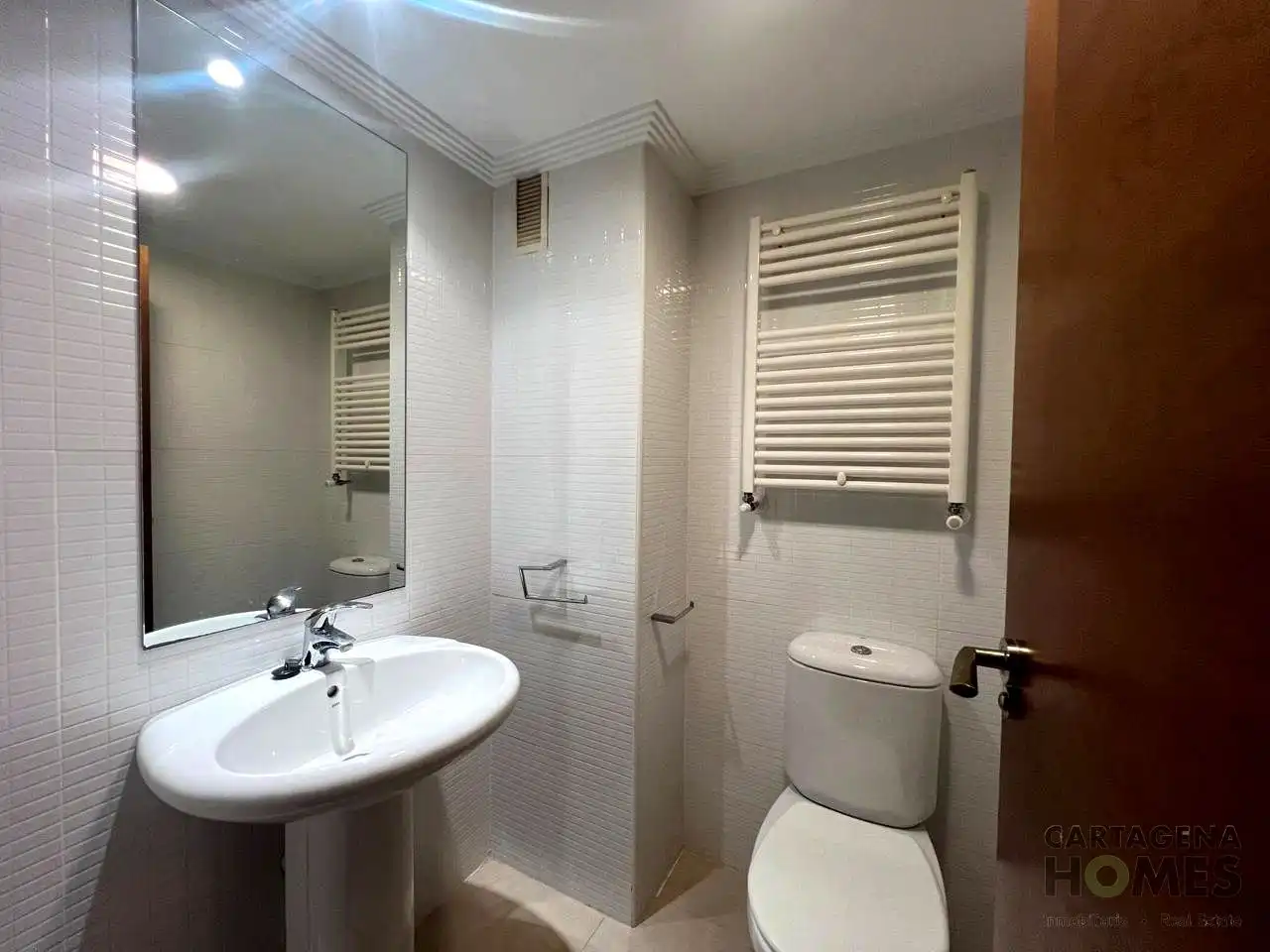 Bathroom of Flat for rent in Cartagena  with Heating and Parquet flooring