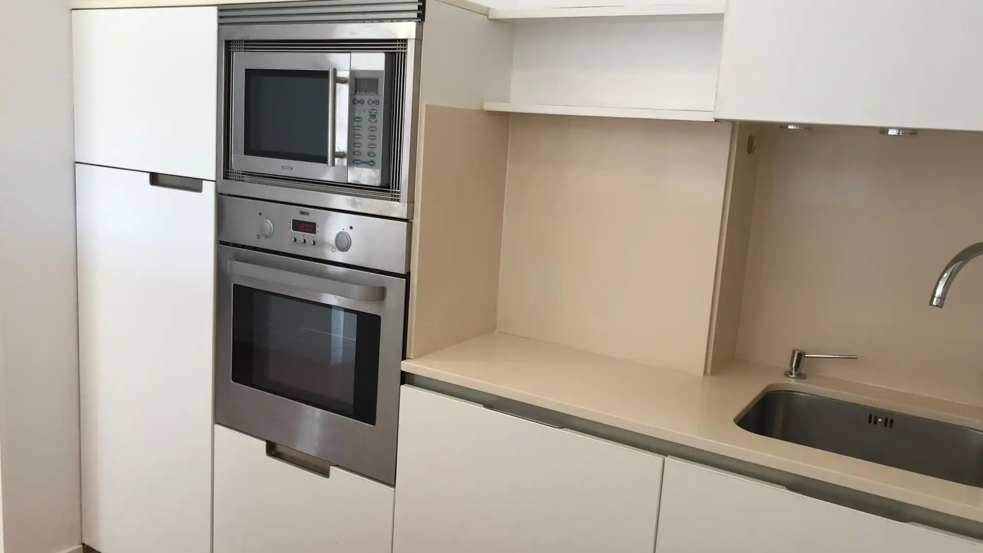 Küche von Dachboden zum Verkauf in Rianxo mit Heizung, Terrasse und Balkon